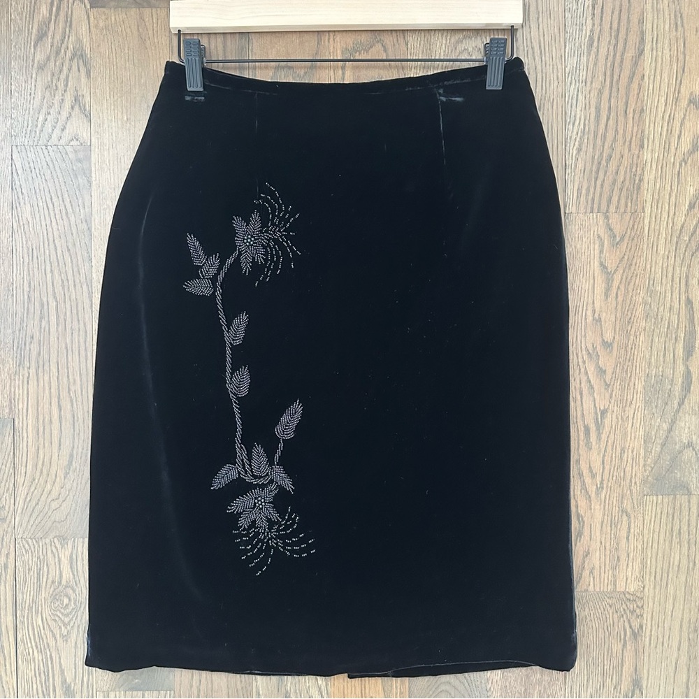 Vintage High Waist Velvet Beaded Embroidered Pencil Skirt in Black Size 8 / M